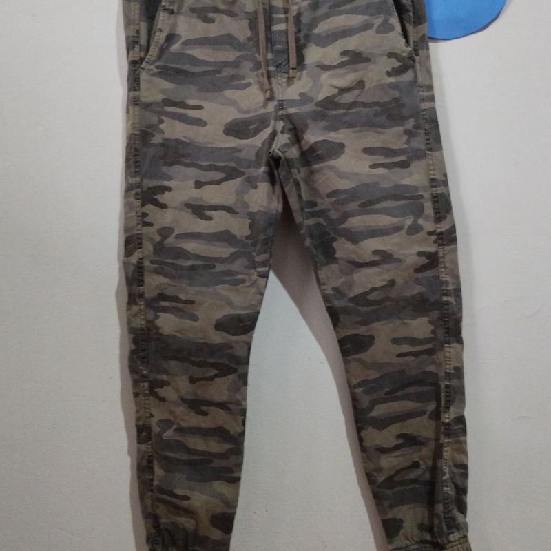 Calça Jogger Masculina CalÃ§a Camuflada Renner Calça Jogger