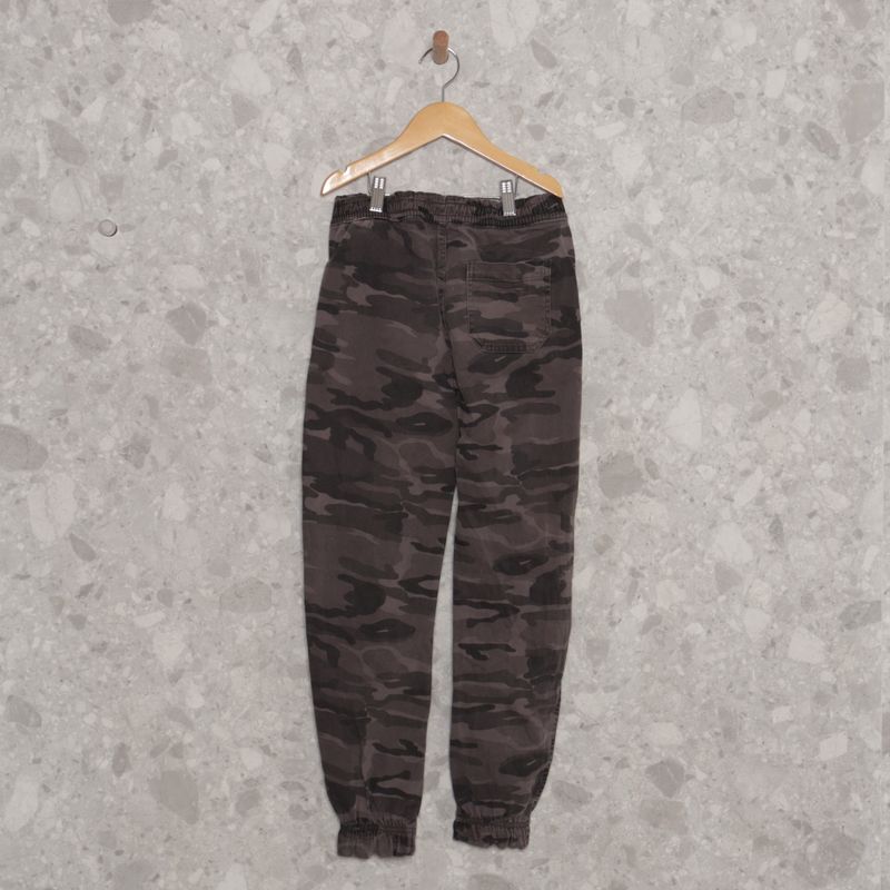 Calça jogger best sale camuflada cinza