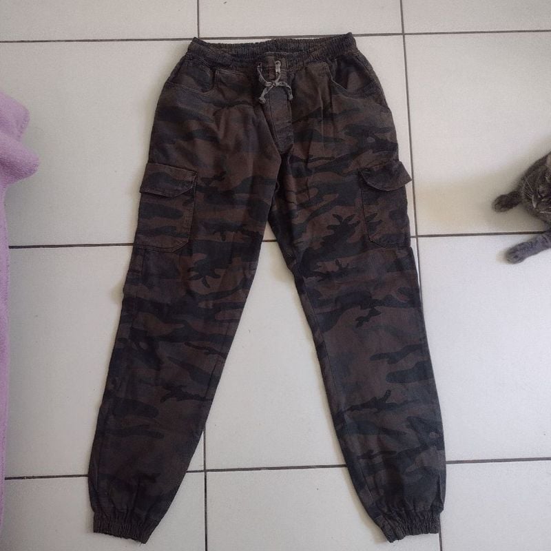 Calça jogger camuflada plus size fashion