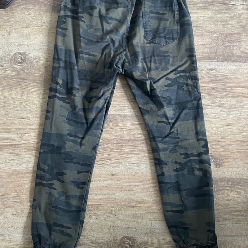 Calça jogger camuflada store renner