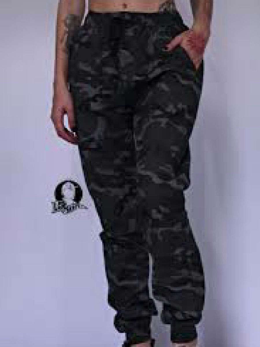 calça camuflada jogger feminina