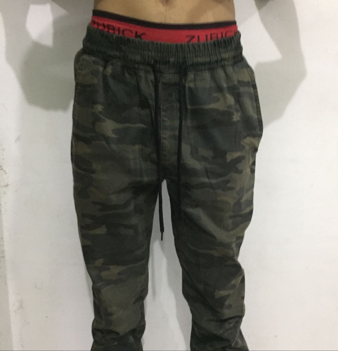 calça jogger feminina camuflada renner