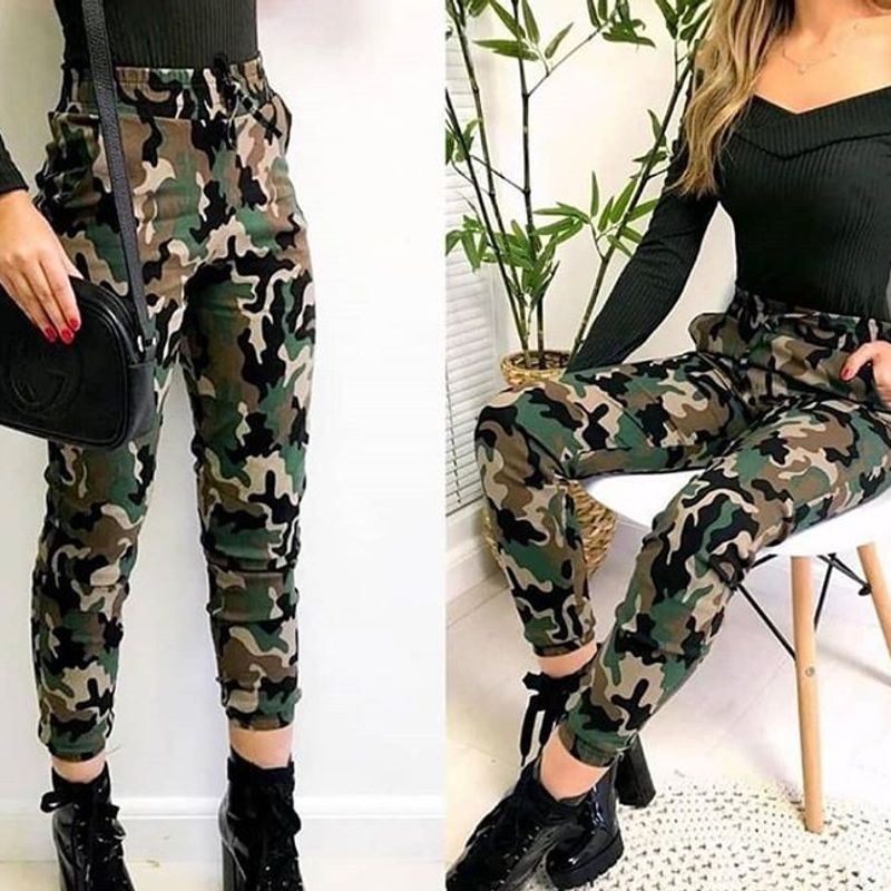 Calça com store estampa militar feminina