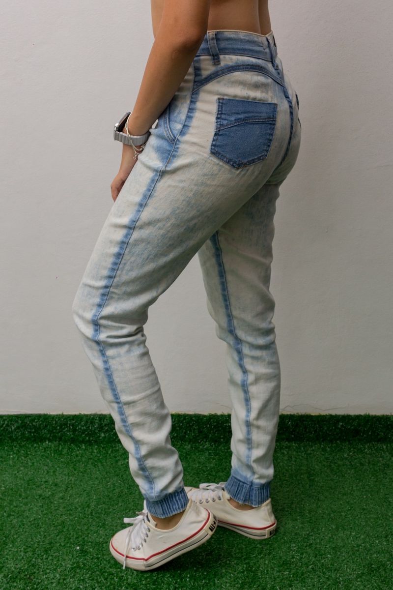 Produtos da categoria Calças jeans femininas à venda no Alexandria