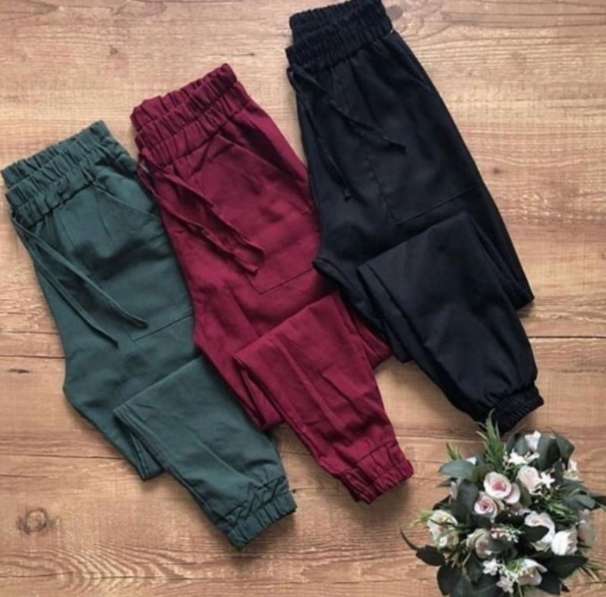 calça jogger bordo