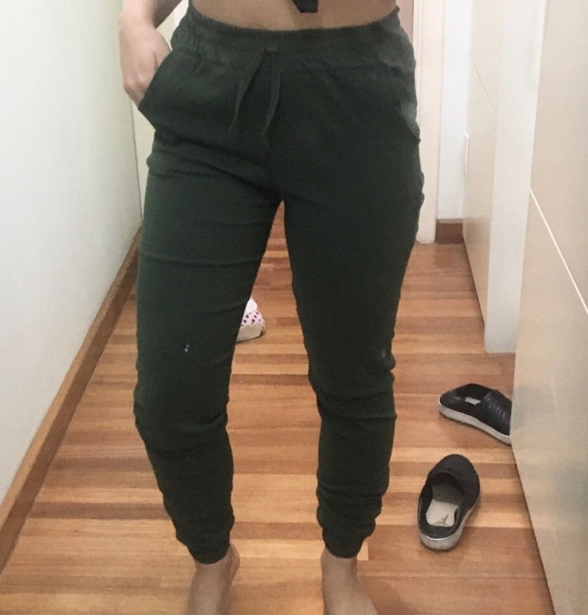 calça jogging verde militar