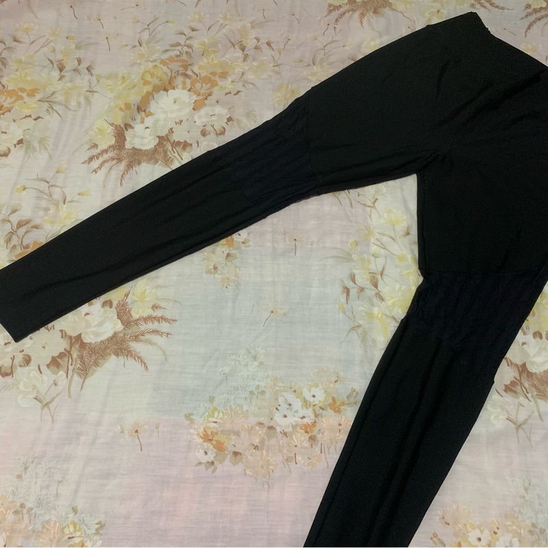 Legging com renda sales na barra