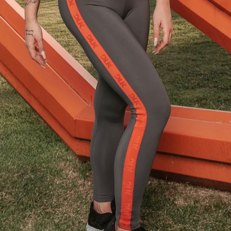 Calça legging energy poliamida preta com elástico detalhe laranja
