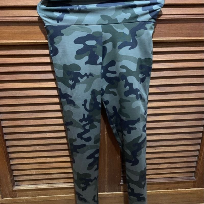 Shops calça legging estampa militar