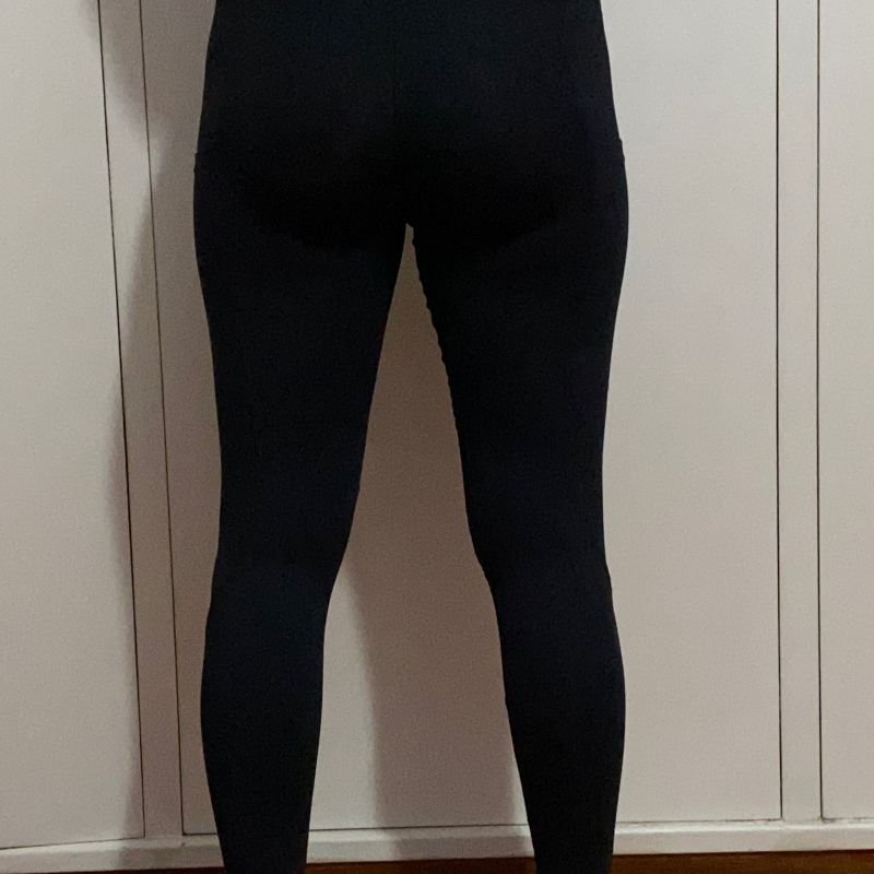 Calça Legging Preta com Bolsos Laterais