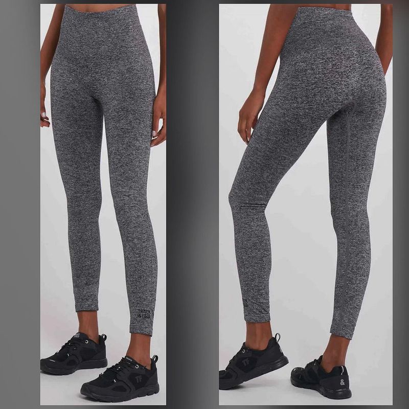 Cal a de ioga com comprimento total da Lululemon Alinn, Preto, 2 :  : Moda