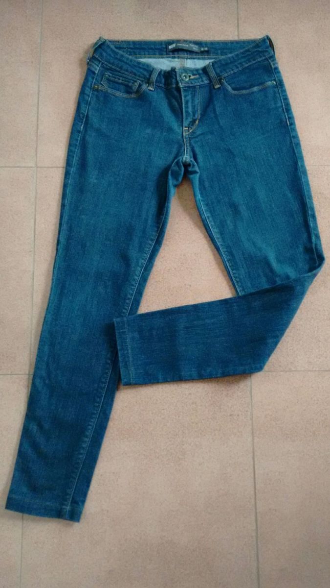 calça levi's demi curve