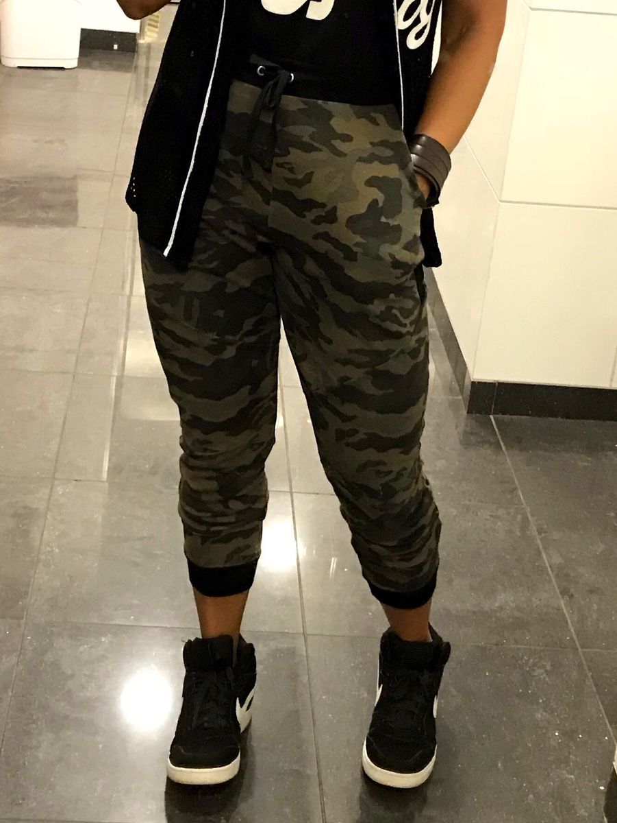 calça camuflada feminina c&a