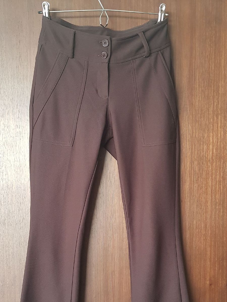 calça flare tecido mole como usar