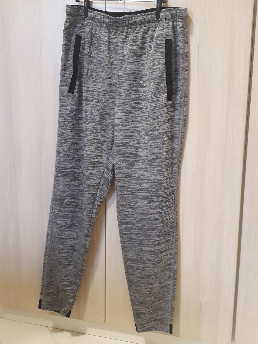 calça legging apertada