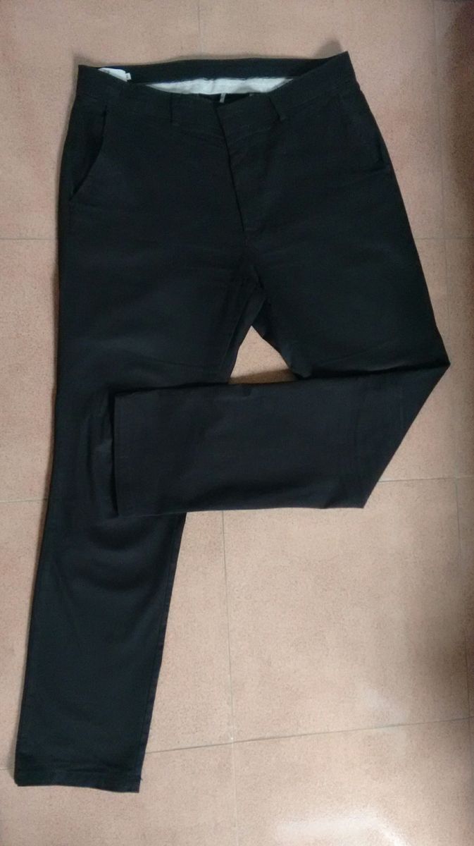 calça flare preta