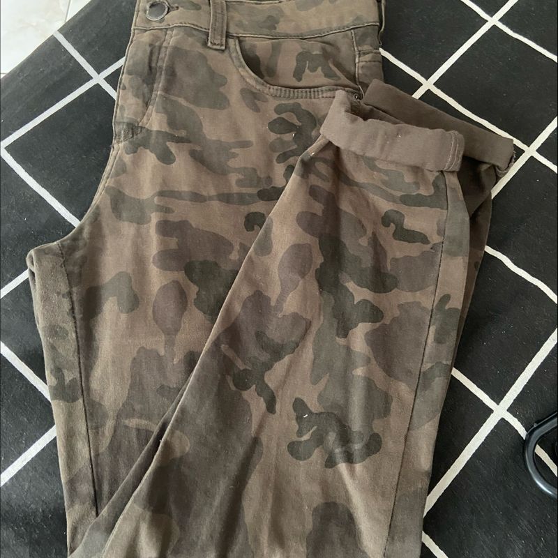 Calça camuflada best sale feminina c&a