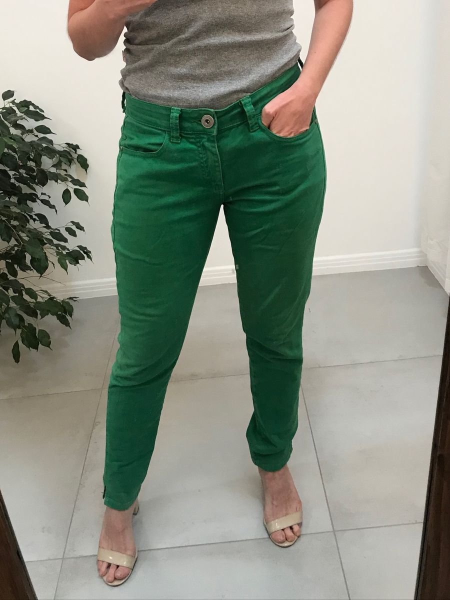 calça verde bandeira feminina