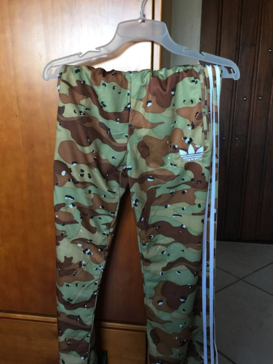 calça adidas camo