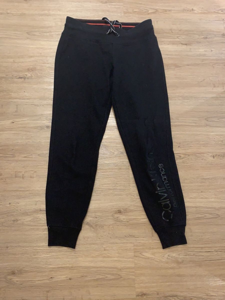 calça de moletom calvin klein