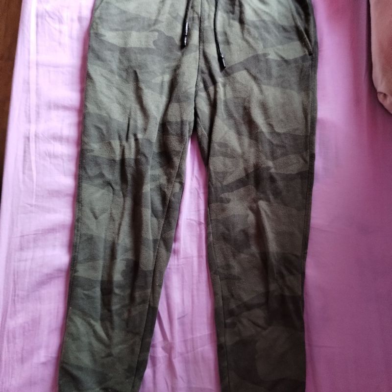 Calça moletom store camuflada feminina renner