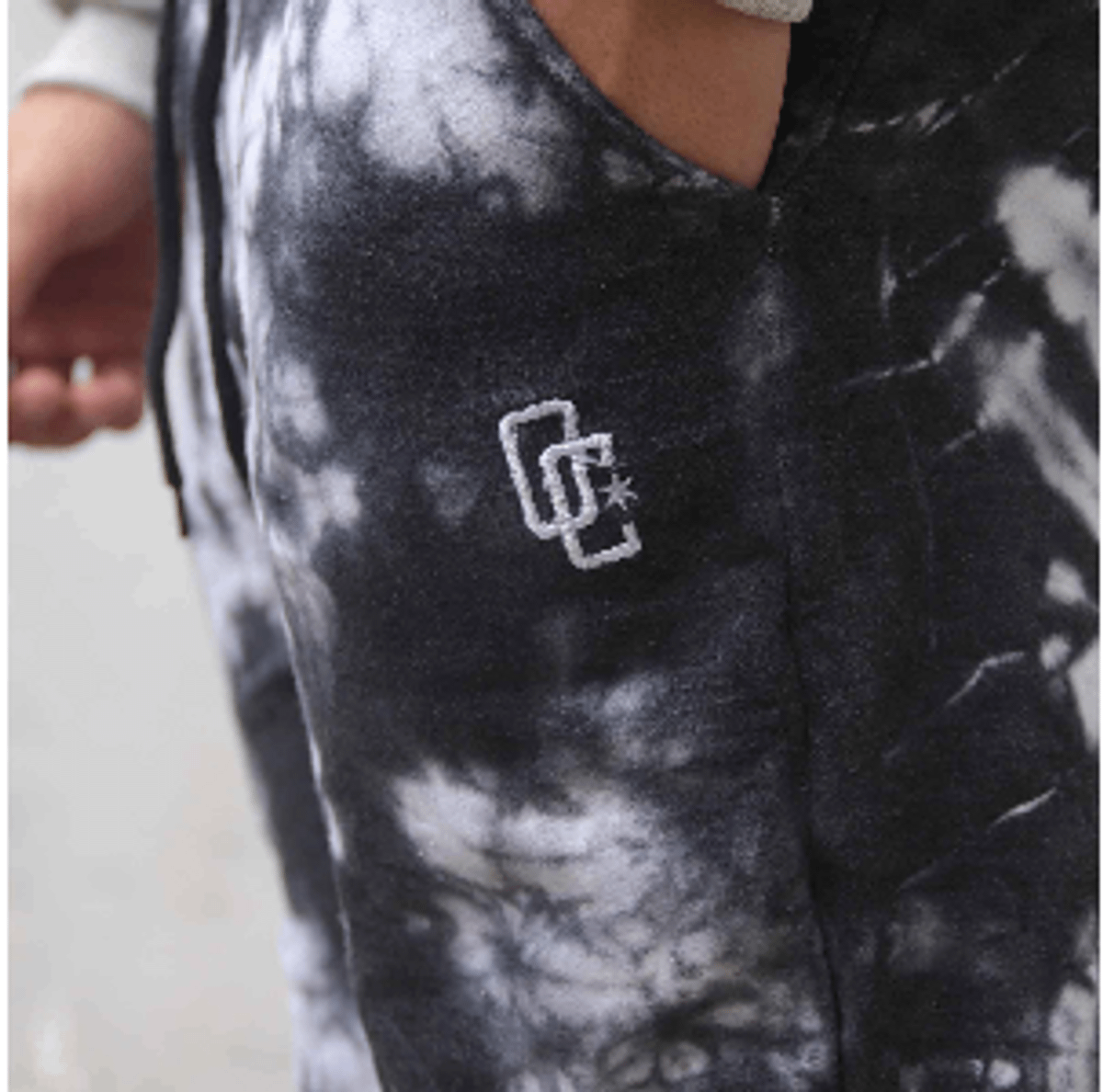 calça de moletom overcome