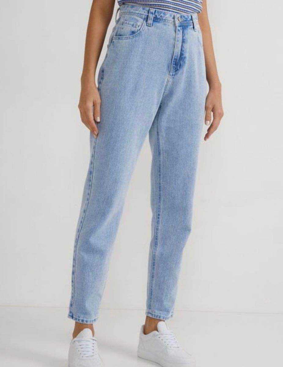 Calça Mom Jeans com Cintura Alta Azul Claro Renner Usado