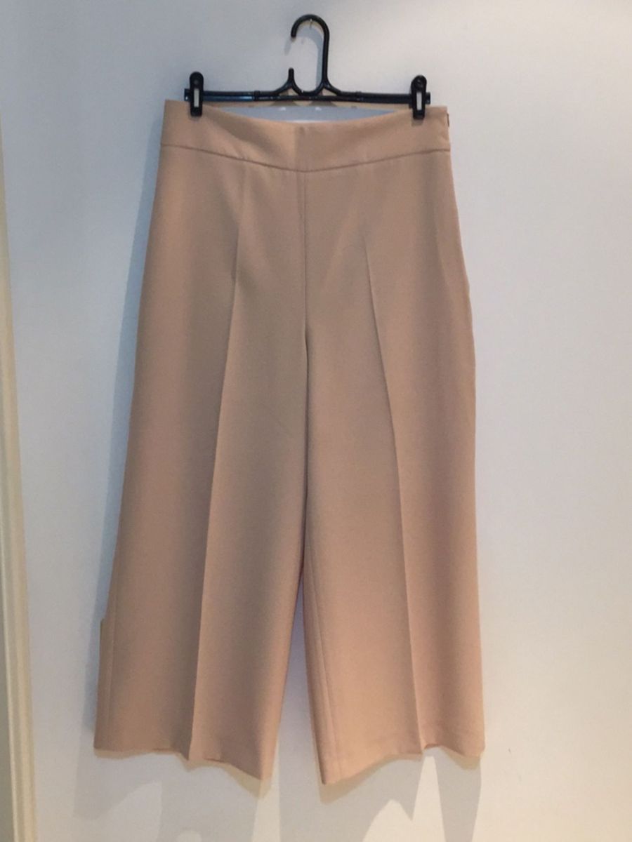 calça pantacourt crepe