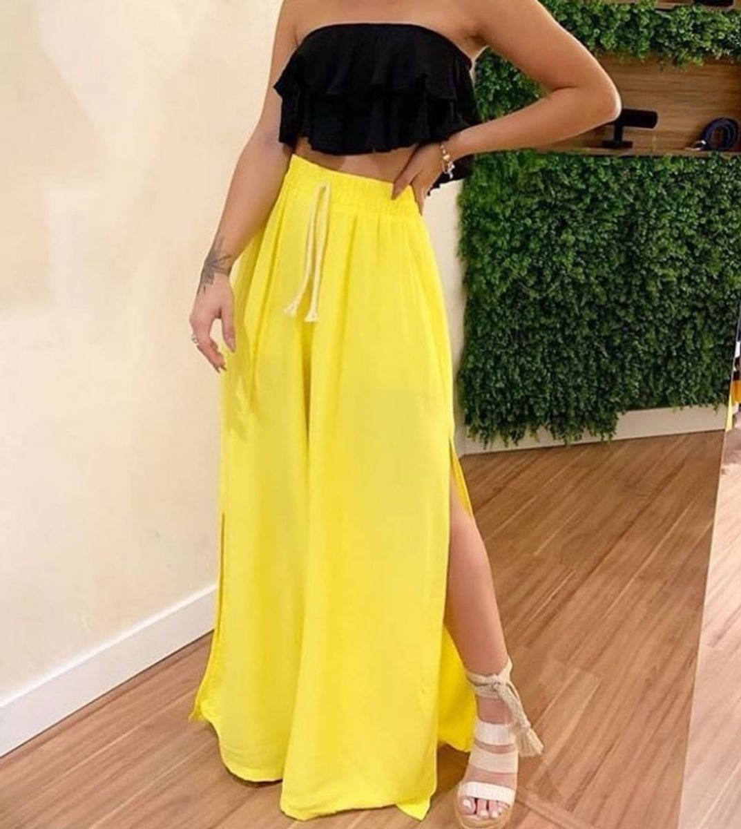 calça com fenda lateral