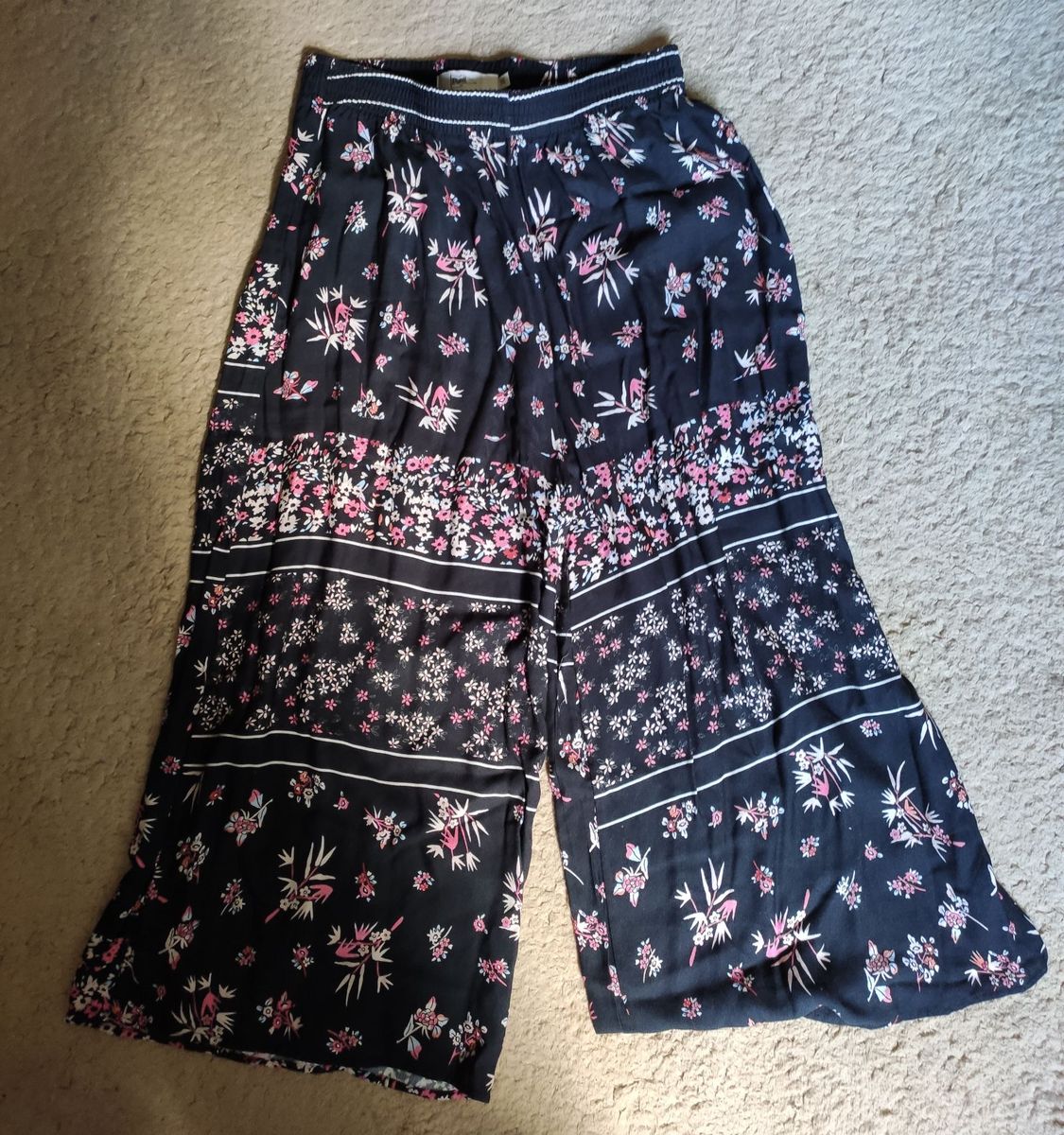 calça pantalona meia perna