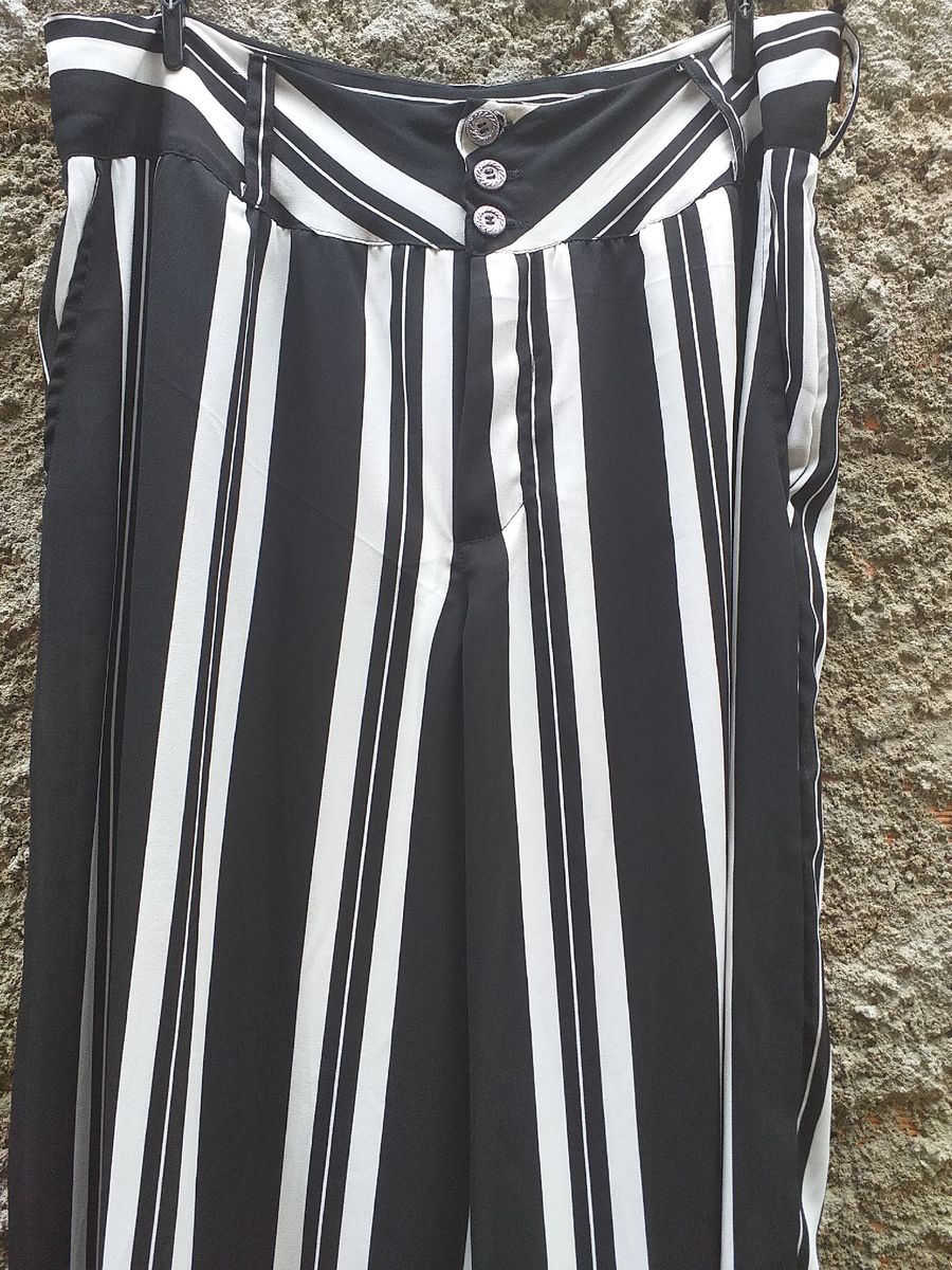 calça pantalona riscada