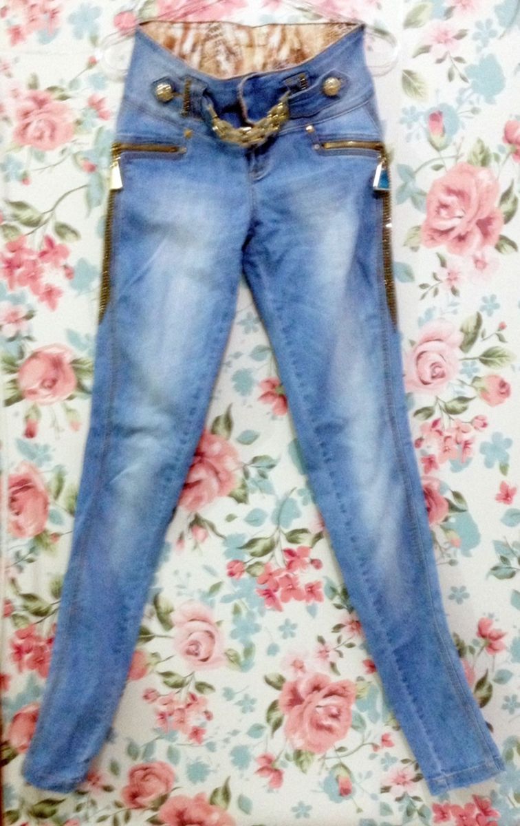 que tipo de blusa usar com saia longa