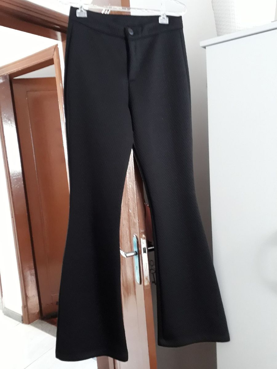 calça preta feminina boca larga