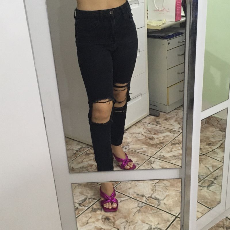 Calça preta cintura alta hot sale rasgadinha