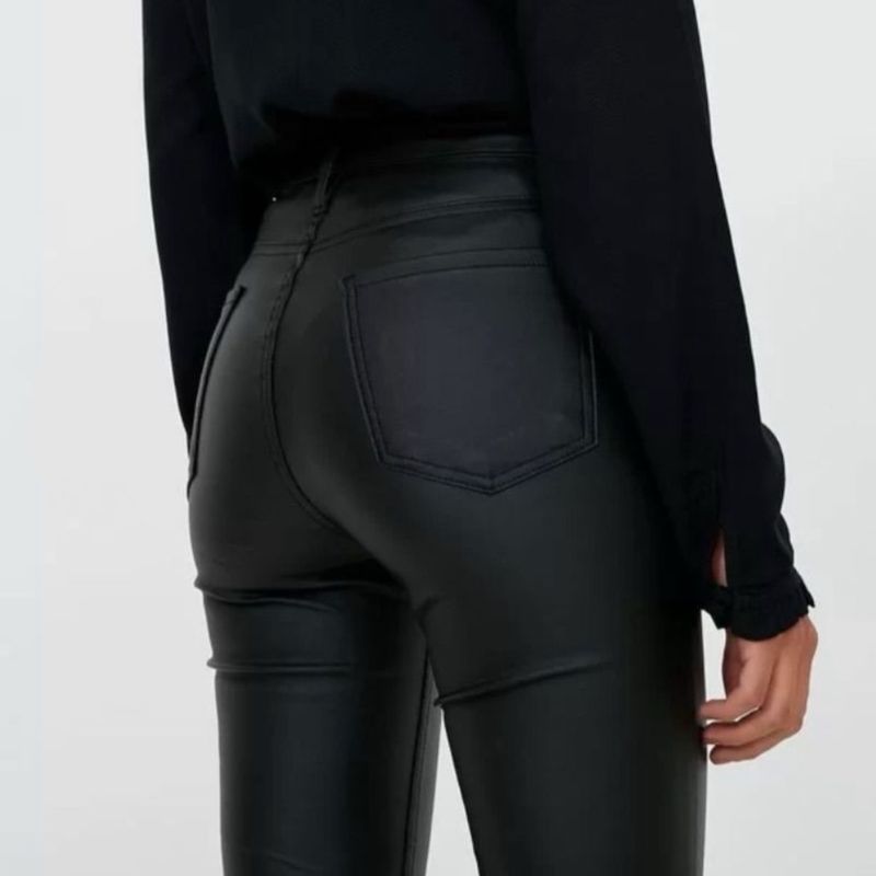 Calça sarja resinada store feminina