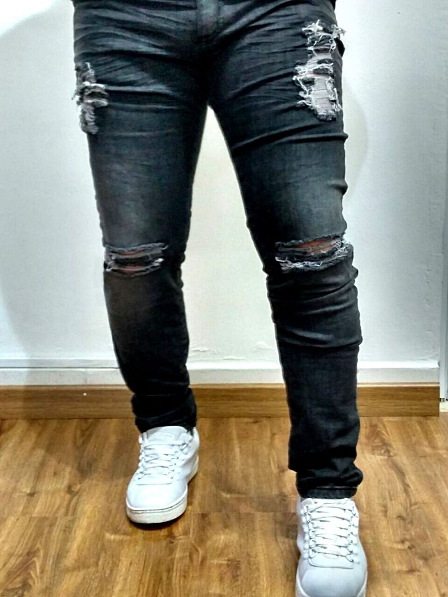 calça skinny preta rasgada