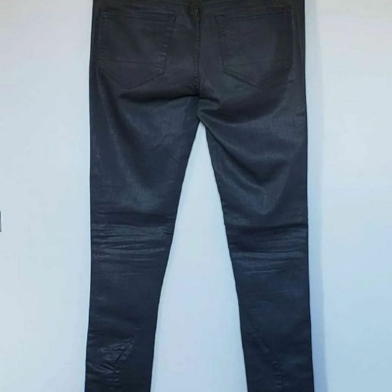 Calça best sale resinada renner