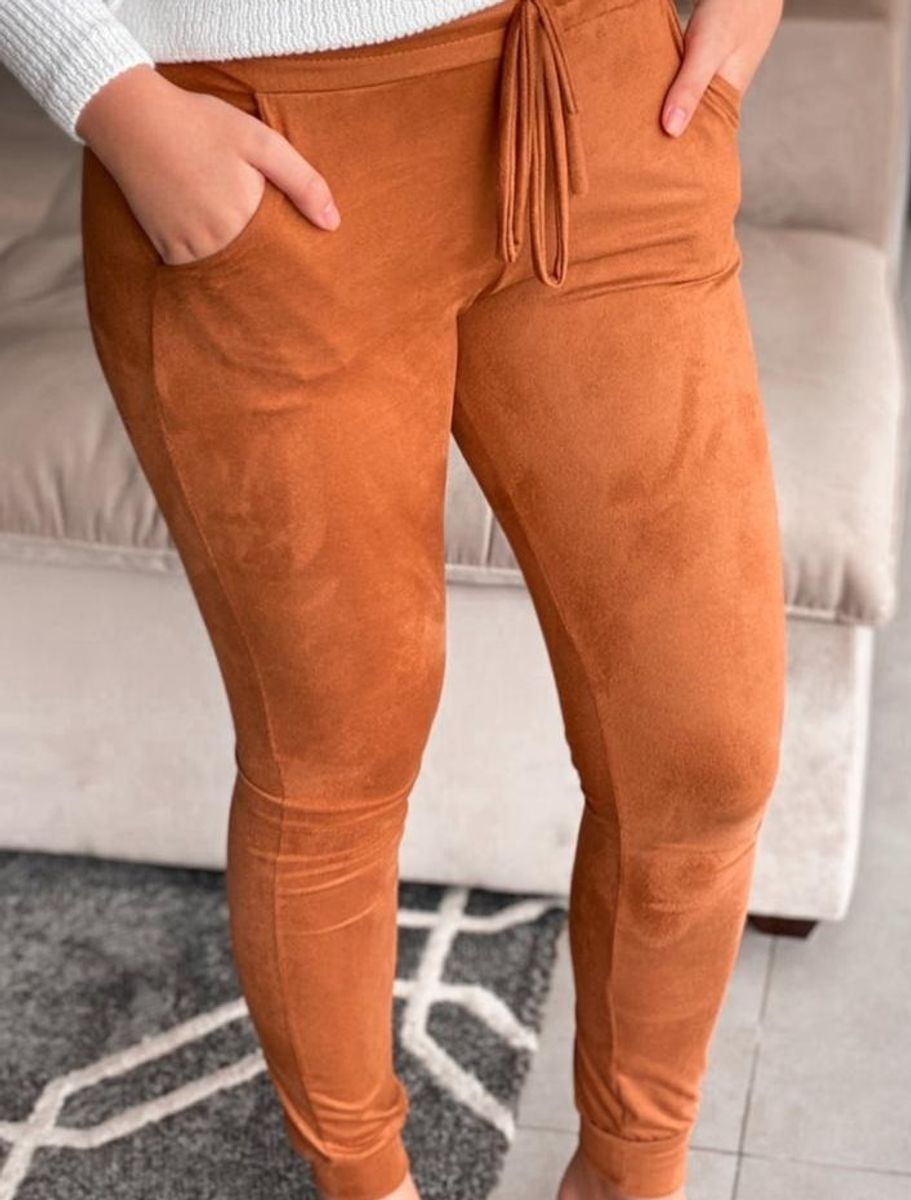 calça suede feminina