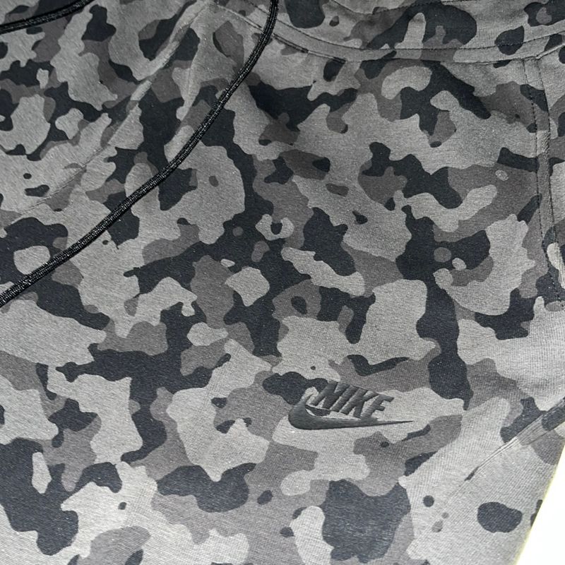 Nike tech cheap fleece camo tracksuit