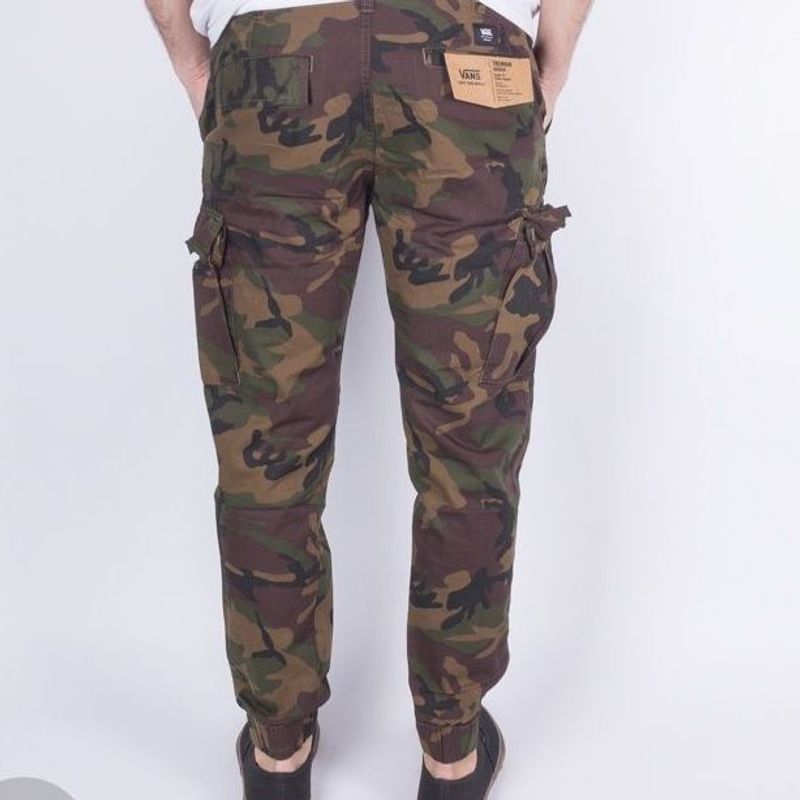 Calça 2024 camuflada vans