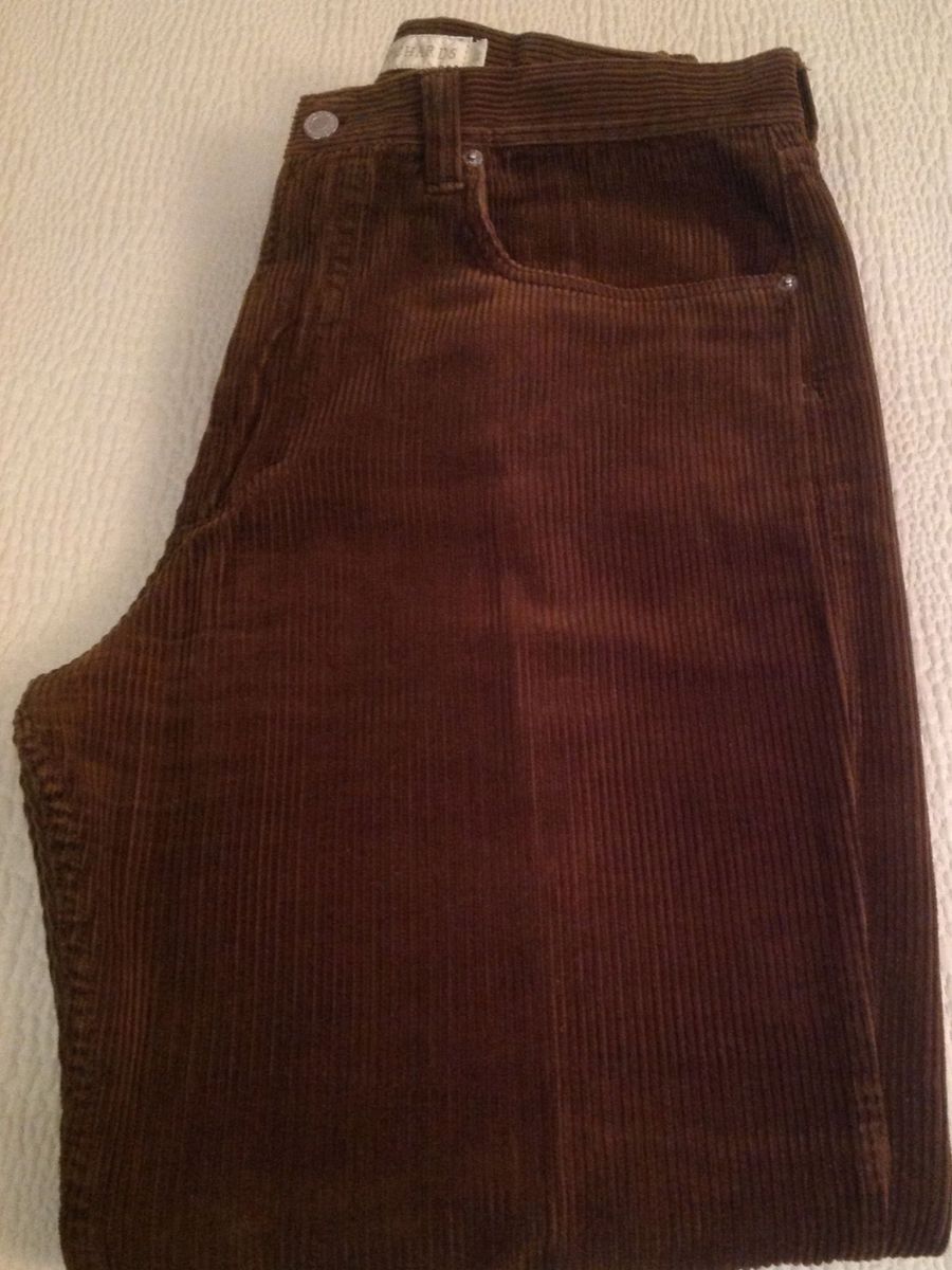 calça de veludo marrom