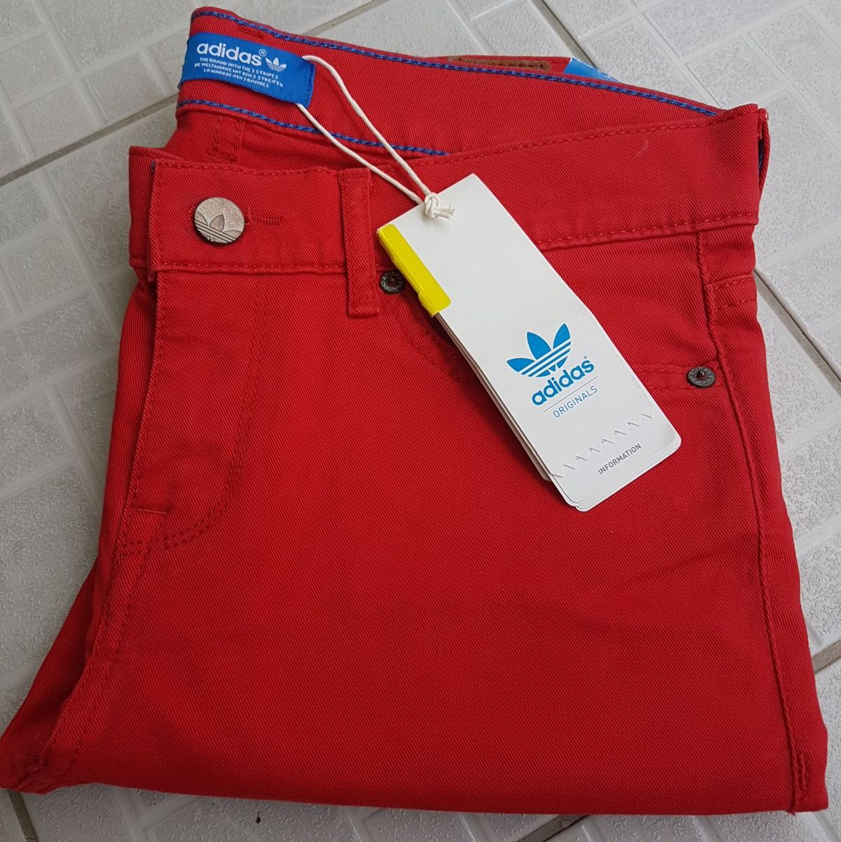 calça da adidas vermelha