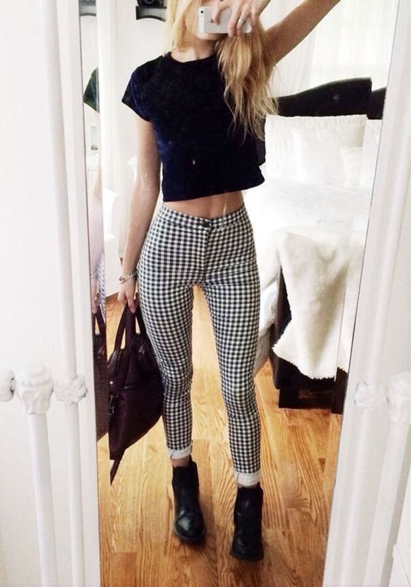 calça xadrez branca e preta