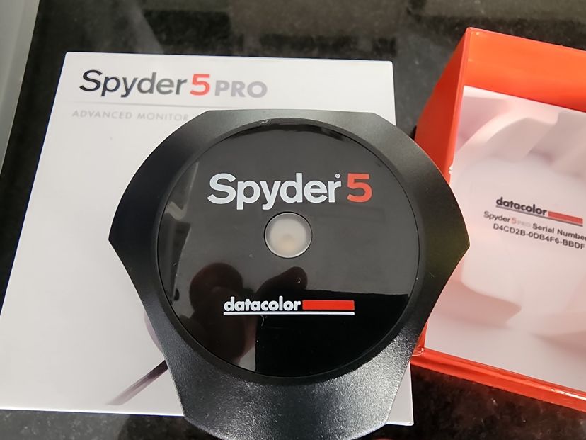 Datacolor Spyder 5 Studio – Kit Di Calibrazione Colore Per Monitor E Stampanti, Precisione Avanzata Per Fotografi