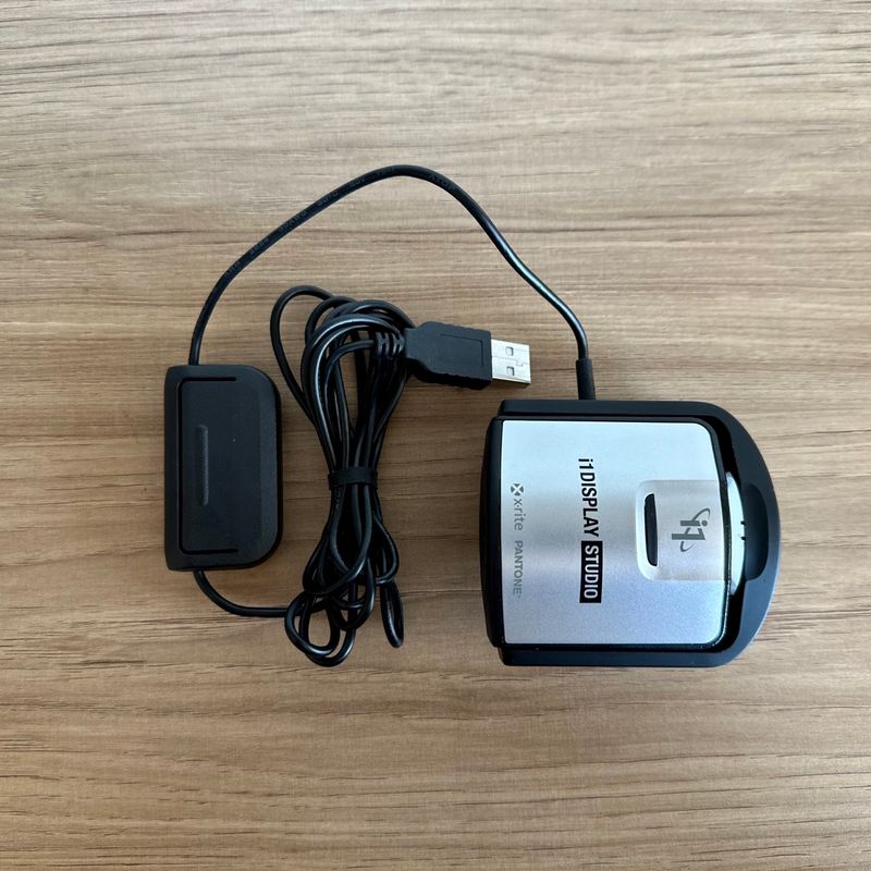 Calibrador de Monitor I1 Display Studio X-Rite Pantone