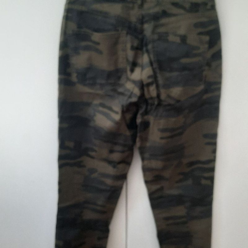 Calça best sale camuflada marisa