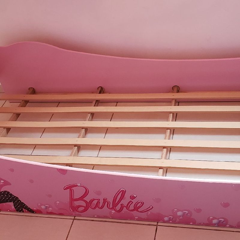 Cama Infantil Barbie Happy Pura Magia Branco/Rosa Pink em Promoção