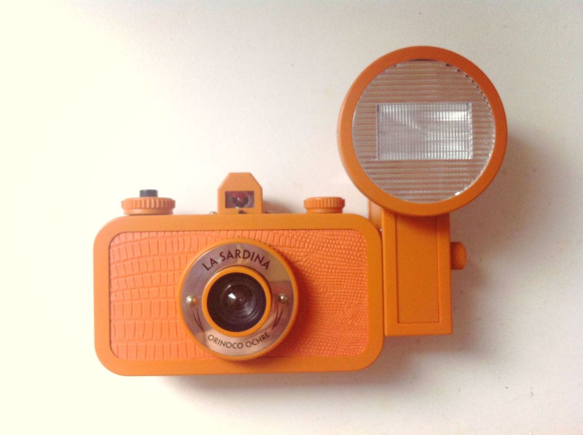 Câmera Analógica La Sardina (Com Flash) | Lomo Lomography