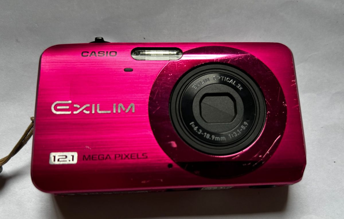 CASIO EXILIM　EX-Z90メガピクセル Casio Exilim EX-Z90 - Câmera versus Câmera - Avaliação, Dicas