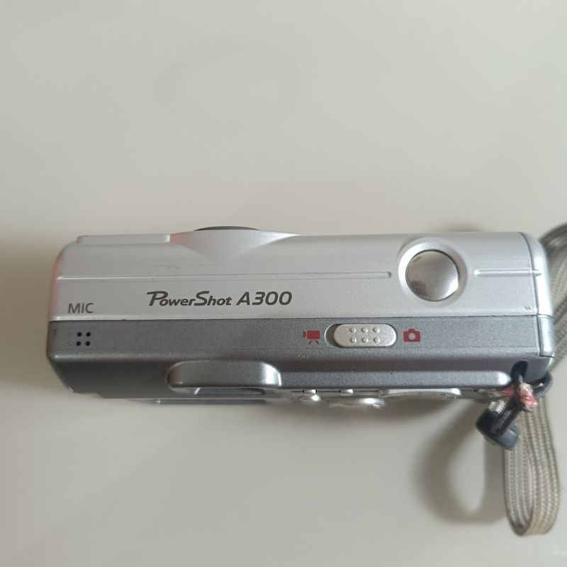 Canon PowerShot A300 Compacte 3.2MP Argent – Appareil Photo Numérique D’occasion